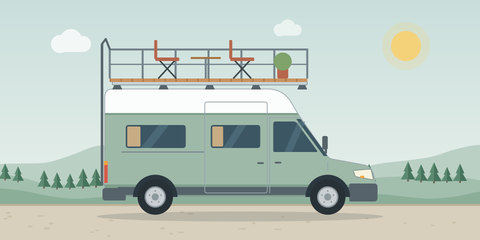 Campervan mit Dachterrasse, Geländer, zwei Stühlen, Tisch und Leiter am Heck