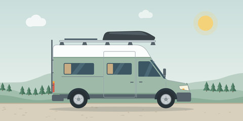 Campervan mit Dachträger und Reling, Dachbox, Solarmodul und Leiter am Heck